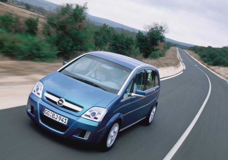  Opel Concept M 2002 года  (фото 6 из 25)